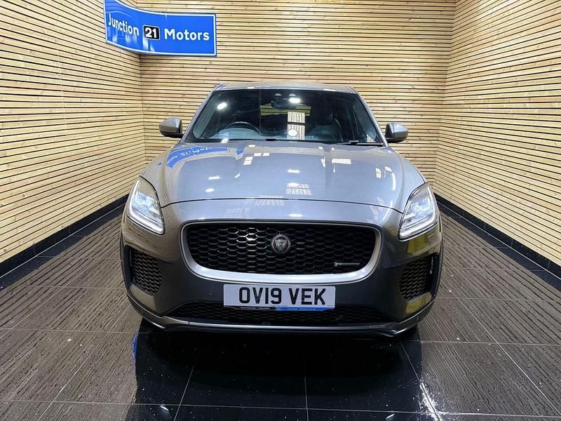 Usado Jaguar E-Pace R-Dynamic 249 HP (183 kW) 2019 Cinzento SUV