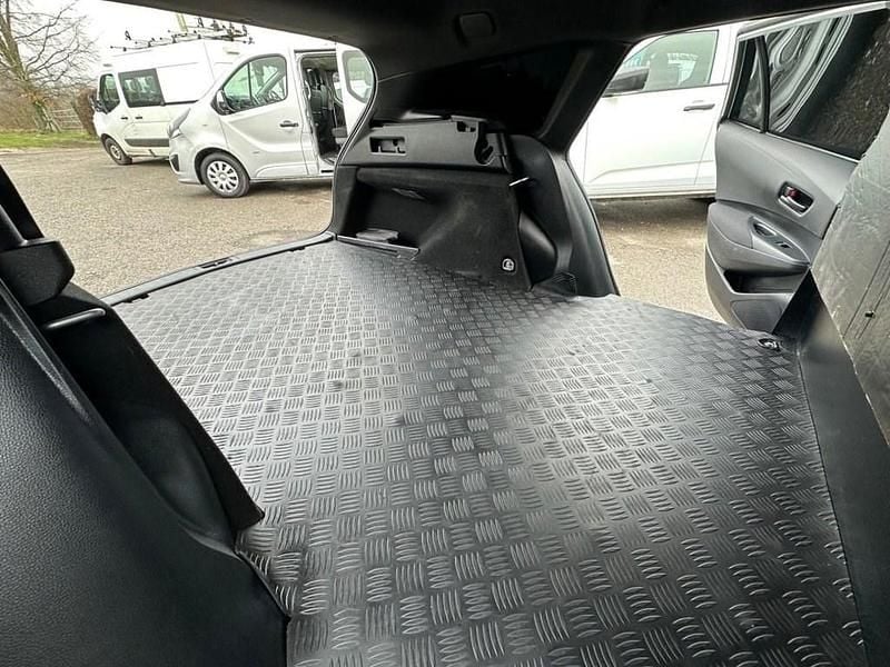 Used Toyota Corolla 122 HP (89 kW) 2022 Silver Van