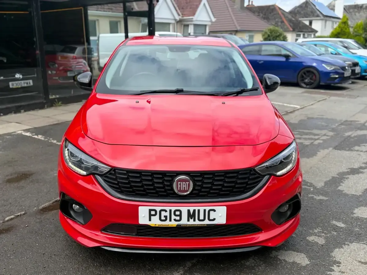 Used Fiat Tipo Sport 95 HP (69 kW) 2019 Red Hatchback