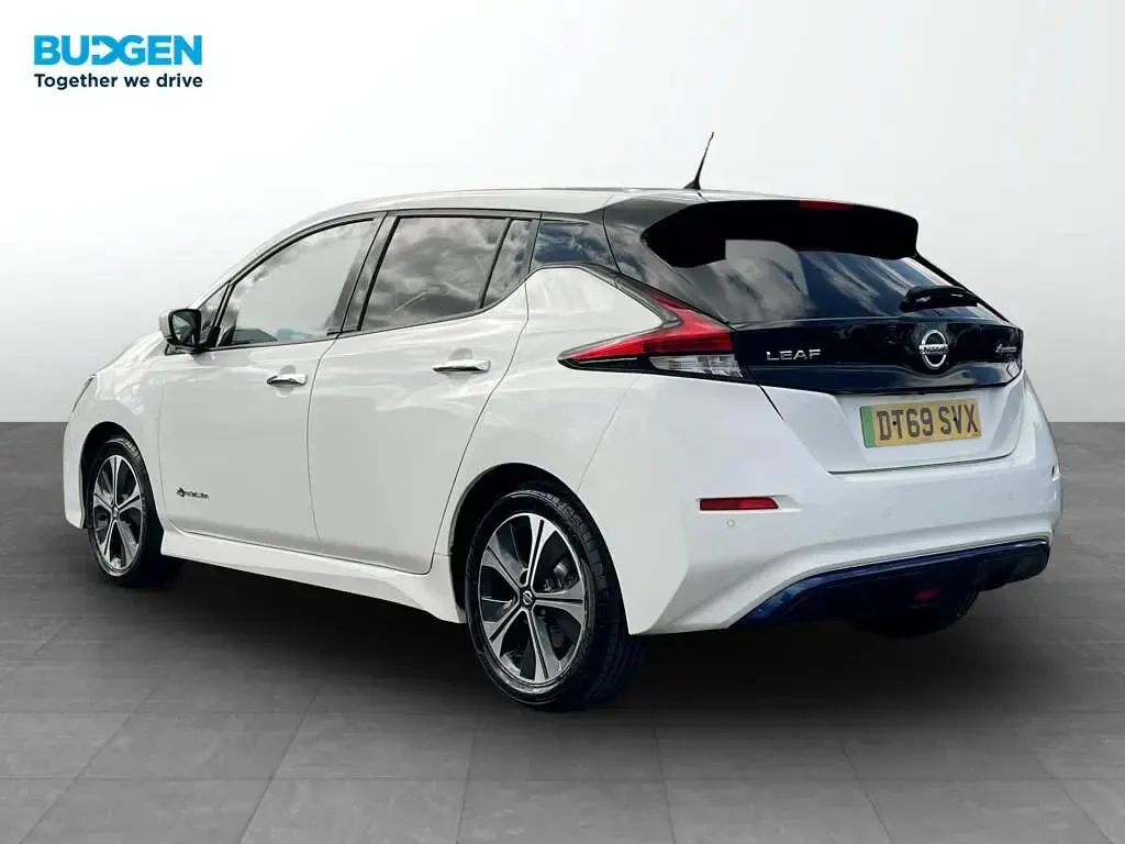 Used Nissan Leaf Tekna 110 kW (150 HP) 2020 White Hatchback