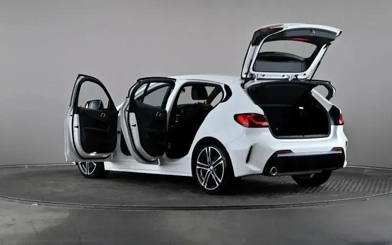 Used BMW 118 M Sport 136 HP (100 kW) 2024 White Hatchback
