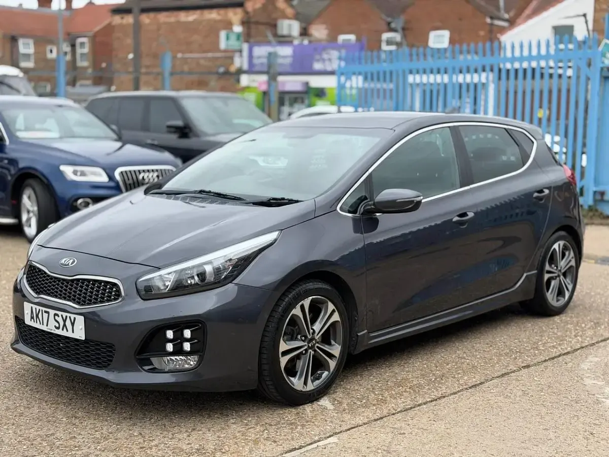 Used Kia Ceed GT-Line 136 HP (100 kW) 2017 Silver Hatchback
