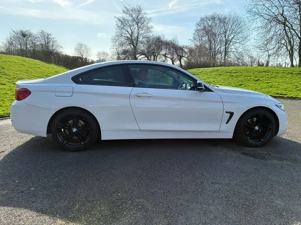 Begagnad BMW 420 Sport Line 190 HK (139 kW) 2017 Vit Sportkupé