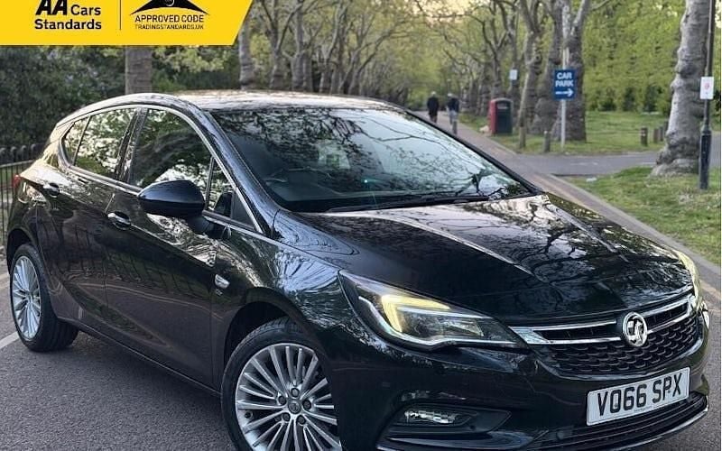 Second-hand Vauxhall Astra Elite 150 CP (110 kW) 2017 Negru Hatchback