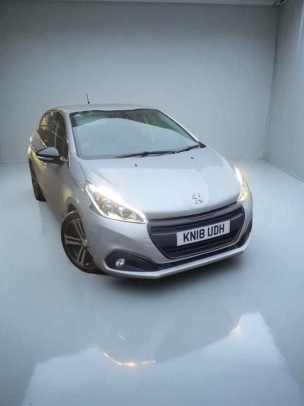 Used Peugeot 208 GT-line 100 HP (73 kW) 2018 Silver Hatchback