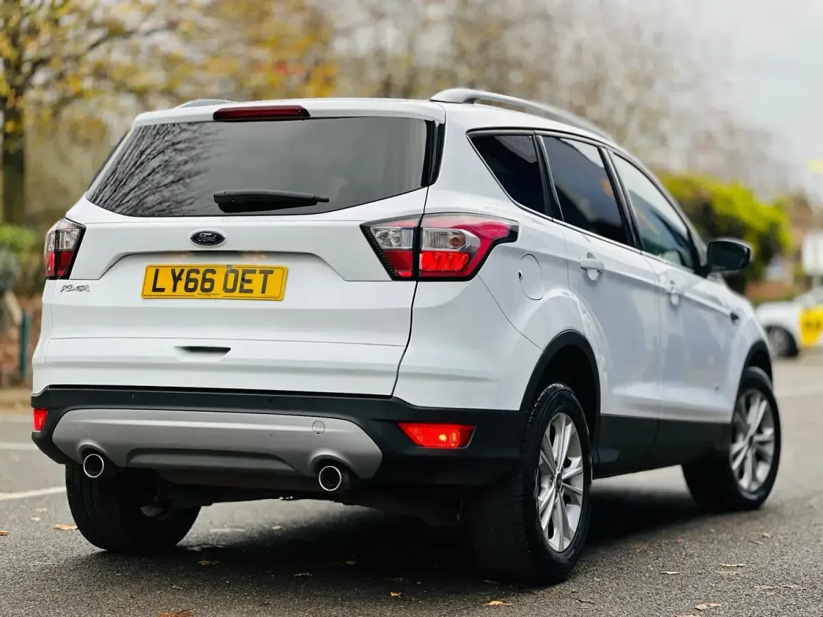 Second-hand Ford Kuga Titanium 180 CP (132 kW) 2017 Alb SUV
