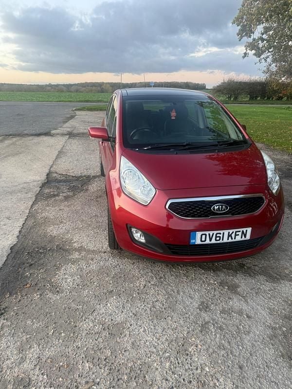 Red Used 2012 Kia Venga 2 Hatchback | £3,795 (Fair price) - Image 1/4