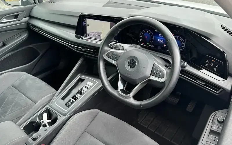 Used VW Golf VII Style 131 HP (96 kW) 2021 White Hatchback