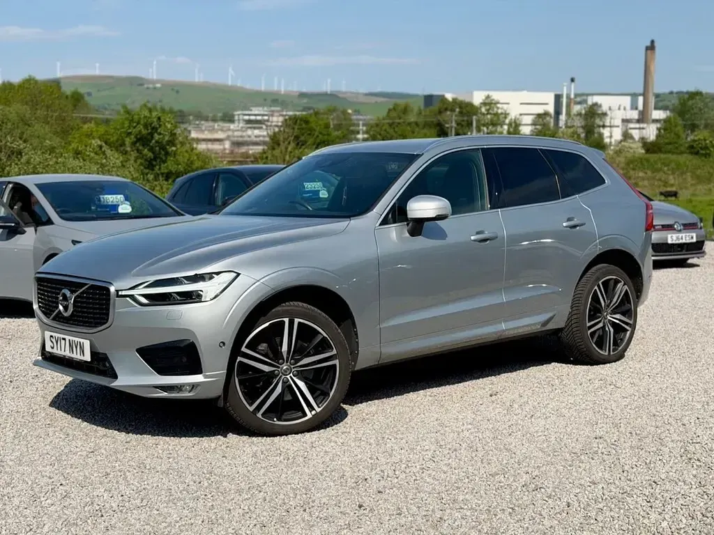 Used Volvo XC60 R-Design Pro 235 HP (172 kW) 2017 Silver SUV