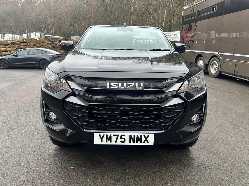 New Isuzu D-Max 2025 Black Pickup