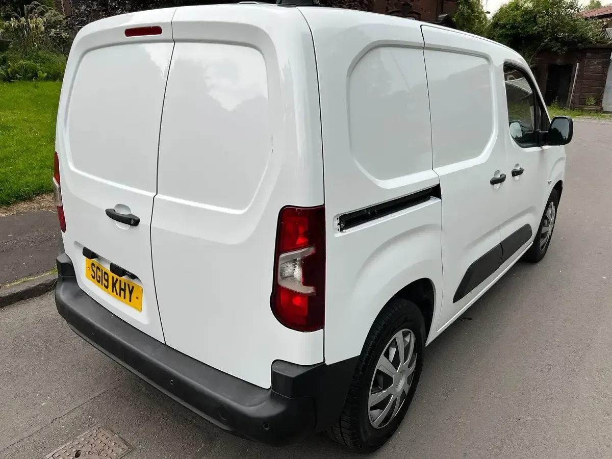 Used Peugeot Partner 2019 Blue MPV