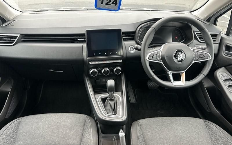 Used Renault Clio V Iconic 140 HP (102 kW) 2022 Hatchback