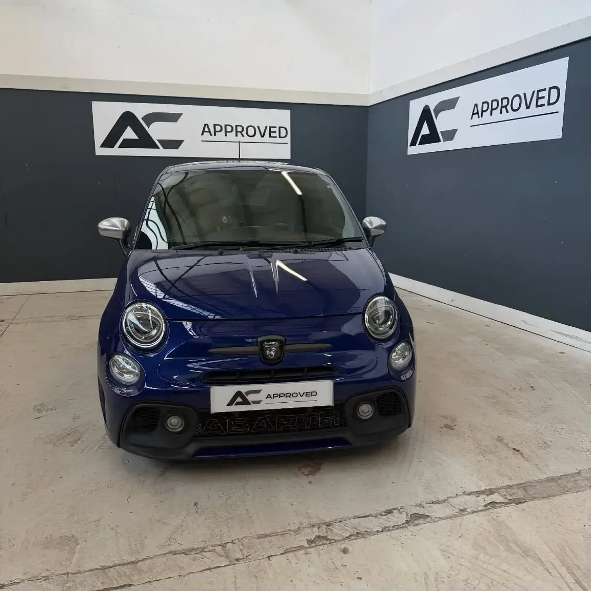 Used Abarth 595 Turismo 305 HP (224 kW) 2017 Blue Hatchback