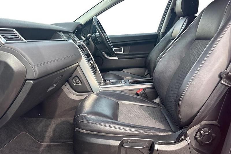 Used Land Rover Discovery Sport SE 180 HP (132 kW) 2017 Red SUV