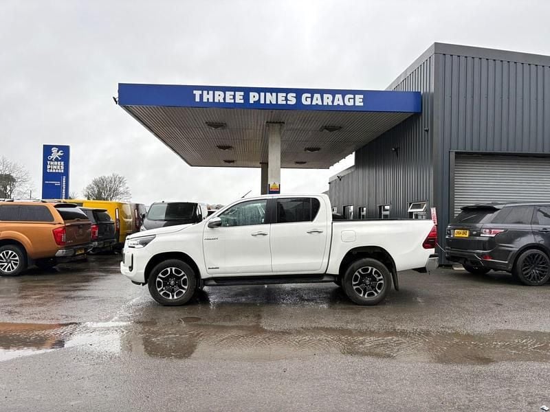 Used Toyota HiLux 2021 White Pickup