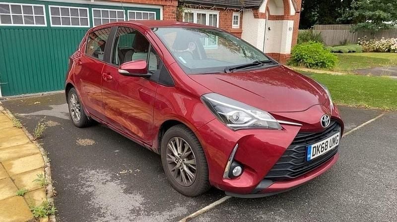 Red Used 2018 Toyota Yaris Hatchback | £10,488 (Good price) - Image 1/4