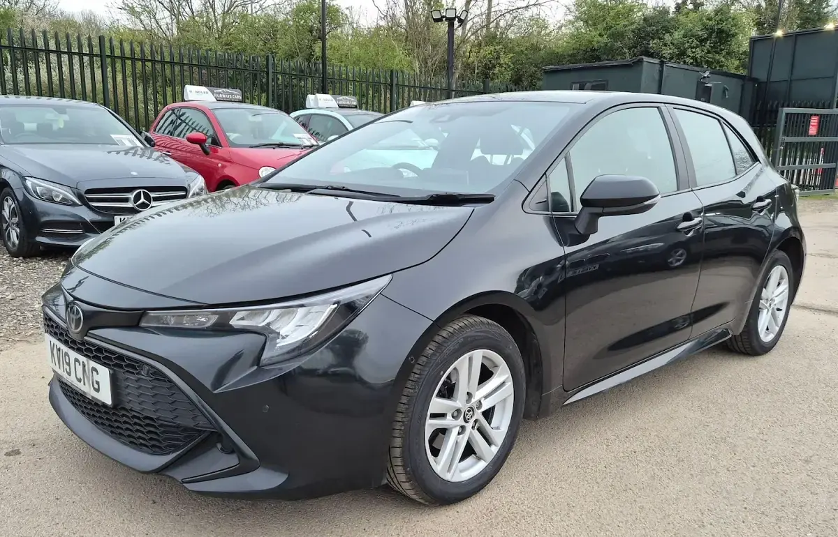 Used Toyota Corolla 116 HP (85 kW) 2019 Black Hatchback