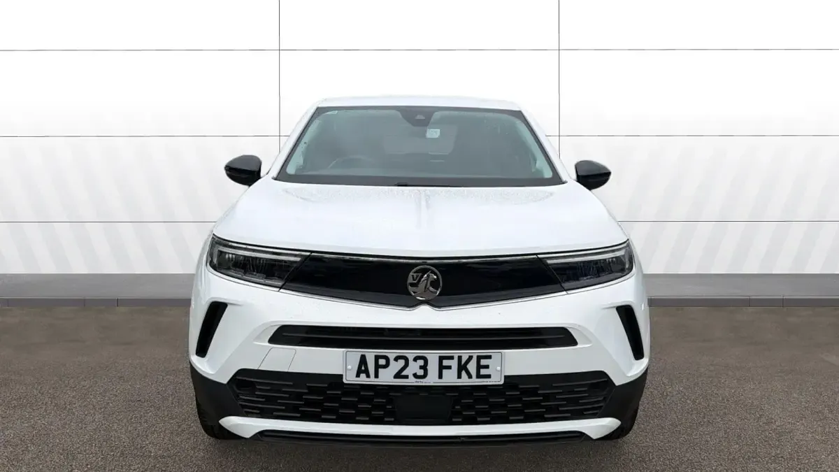 Używany Vauxhall Mokka Design Edition 100 KM (73 kW) 2023 Biały SUV