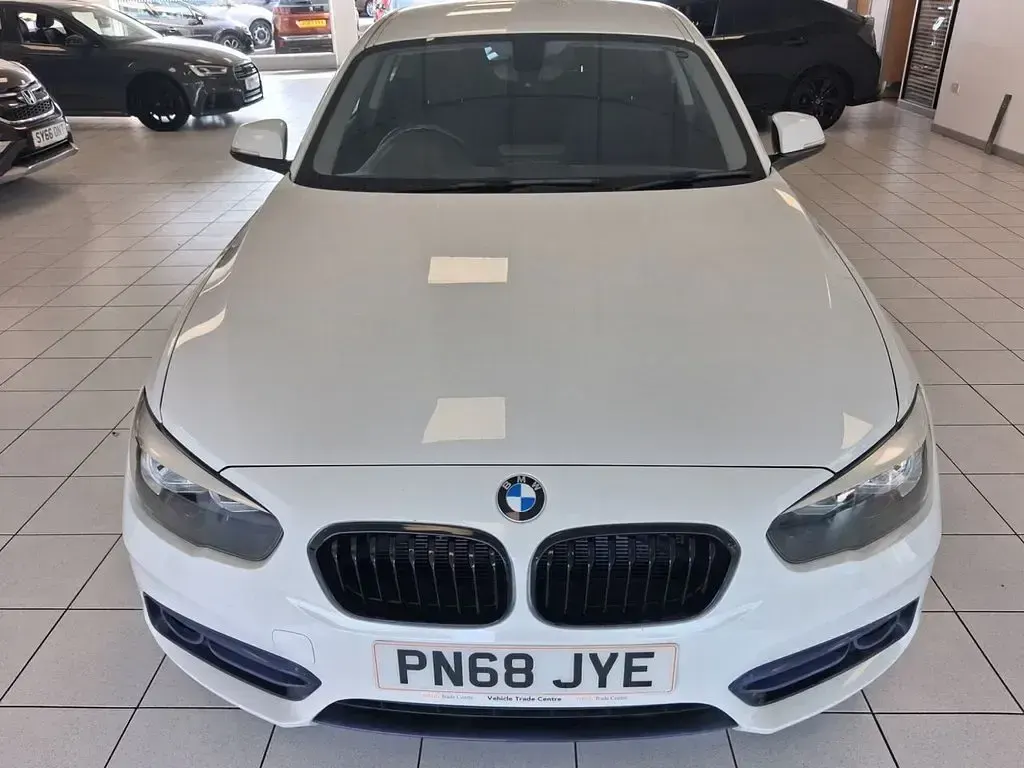 Used BMW 118 Sport Line 136 HP (100 kW) 2018 White Hatchback