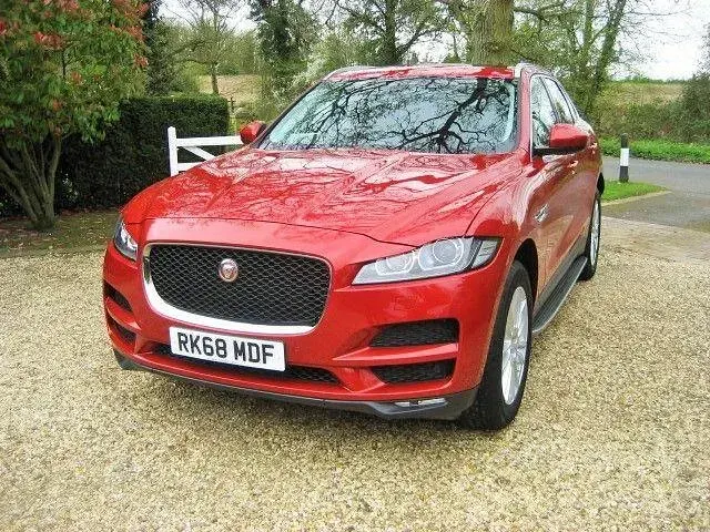 Usado Jaguar F-Pace Portfolio 250 HP (183 kW) 2018 Vermelho SUV