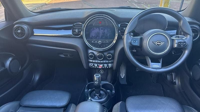 Used Mini Cooper Sport 134 HP (98 kW) 2021 Yellow Hatchback