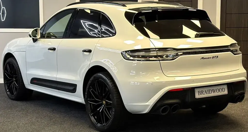 Used Porsche Macan 440 HP (323 kW) 2022 White SUV