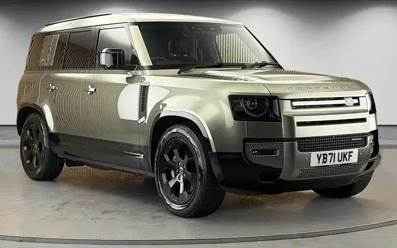 Used Land Rover Defender SE Dynamic 300 HP (220 kW) 2023 SUV