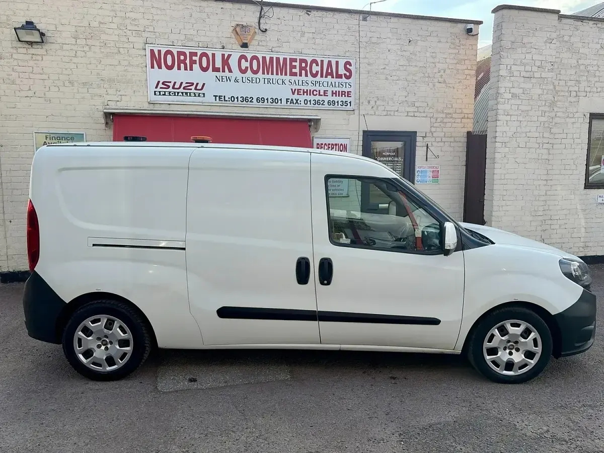 Used Fiat Doblò 2019 White MPV