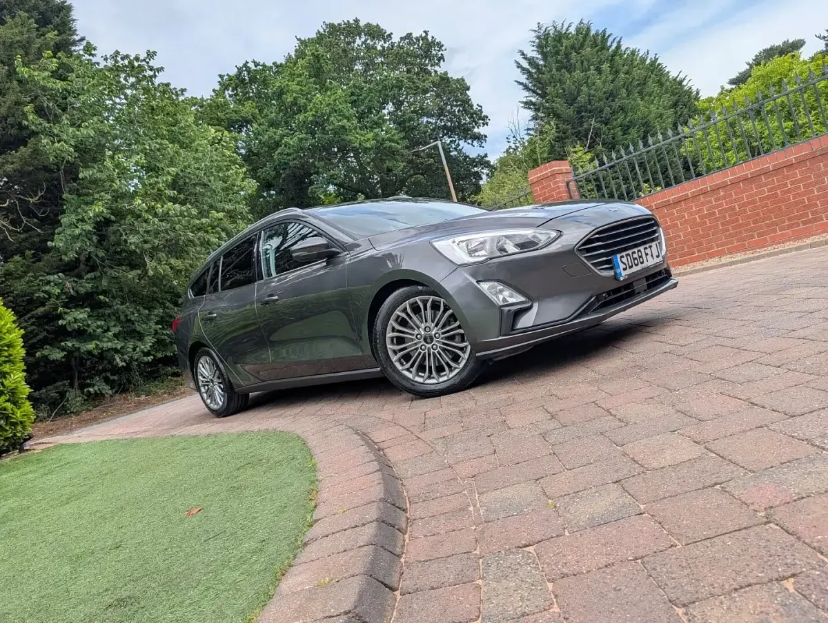 Used Ford Focus Titanium X 120 HP (88 kW) 2018 Magnetic grey Estate