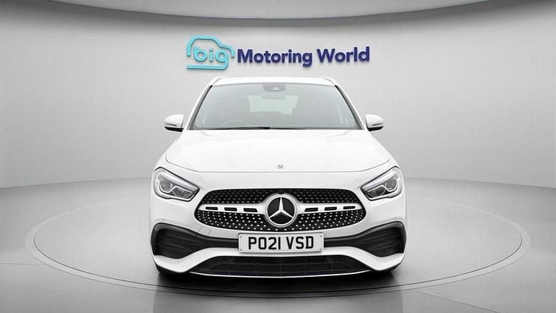 Used Mercedes GLA200 Executive 163 HP (119 kW) 2021 White SUV