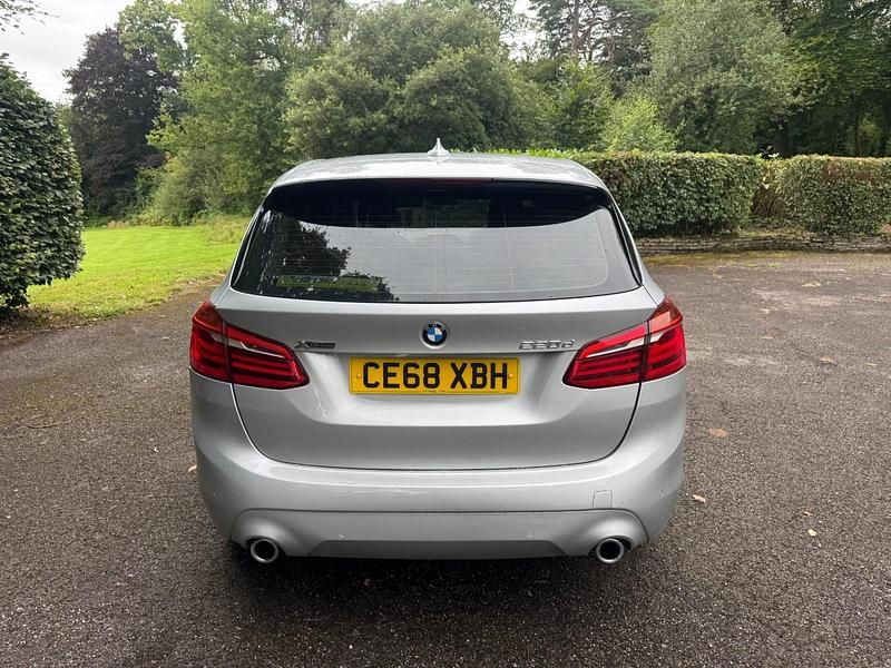 Begagnad BMW 220 2018 Silver Halvkombi