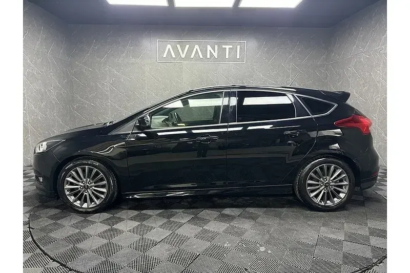 Used Ford Focus ST-Line X 140 HP (102 kW) 2017 Black Hatchback