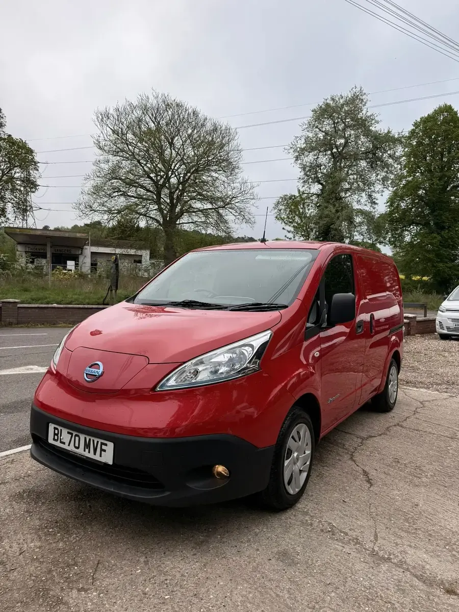 Used Nissan e-NV200 Acenta 80 kW (109 HP) 2021 Red MPV