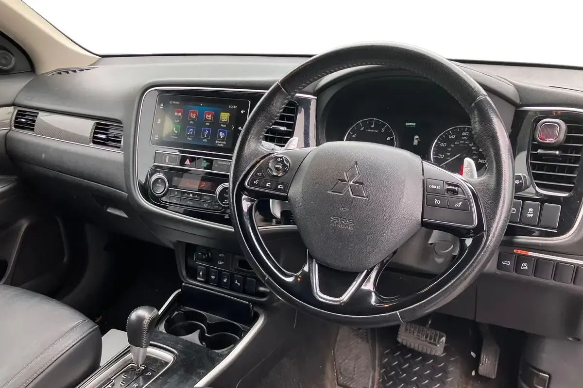Used Mitsubishi Outlander 150 HP (110 kW) 2019 Grey SUV