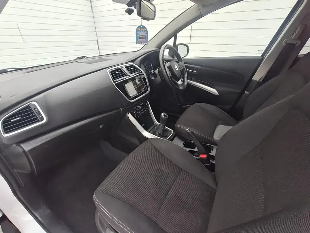 Used Suzuki SX4 SZ-T 111 HP (81 kW) 2016 White Hatchback
