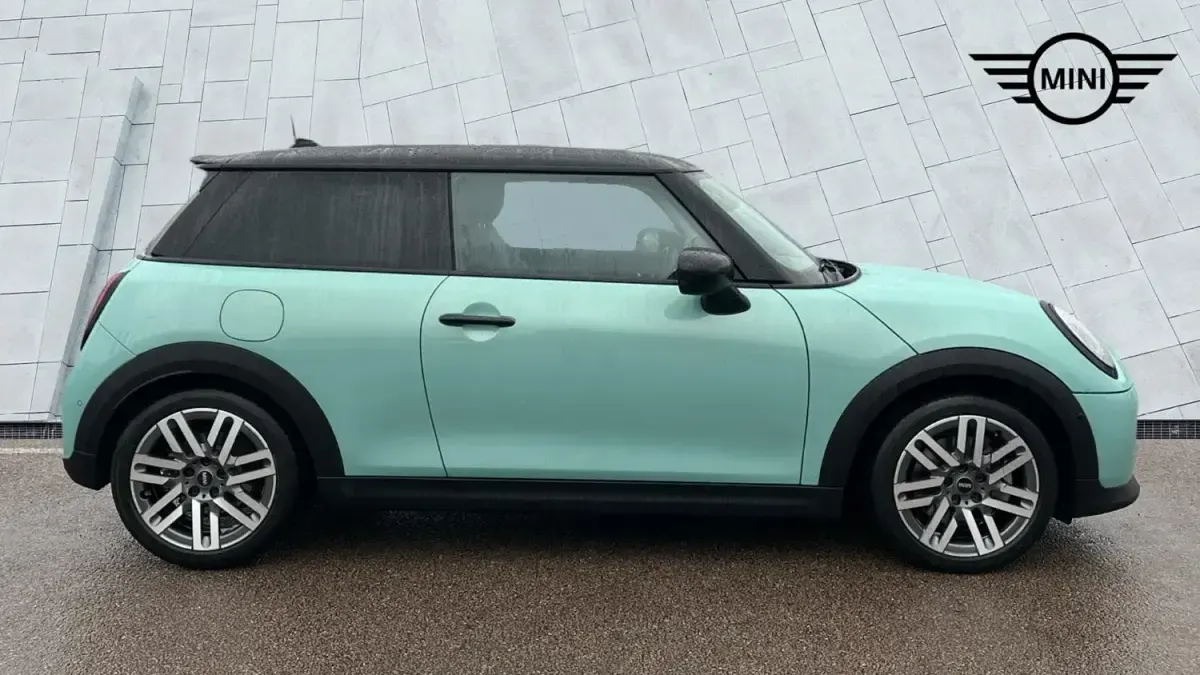 Usado Mini Cooper S Hatch 201 HP (147 kW) 2024 Verde Citadino
