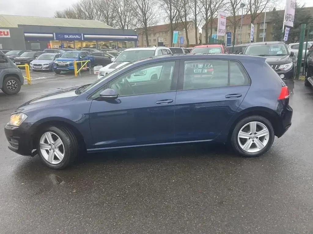 Used VW Golf VII Edition 125 HP (91 kW) 2016 Blue Hatchback