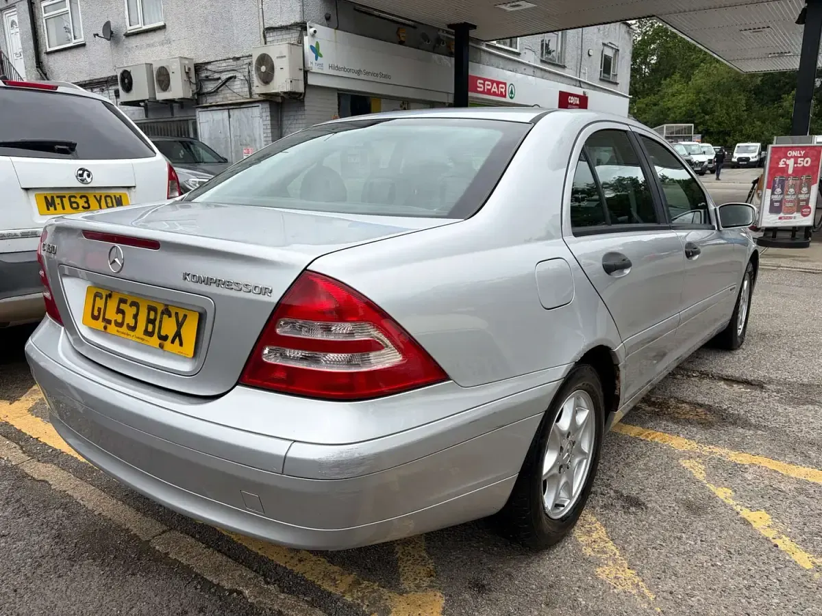 Used Mercedes C180 Classic 143 HP (105 kW) 2003 Silver Sedan
