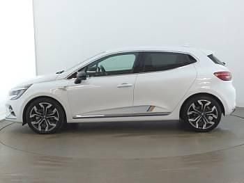 Used Renault Clio V 140 HP (102 kW) 2021 White Hatchback