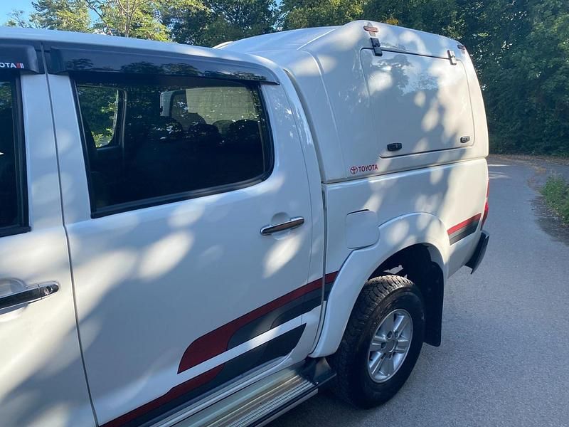 Used Toyota HiLux 2008 White Pickup