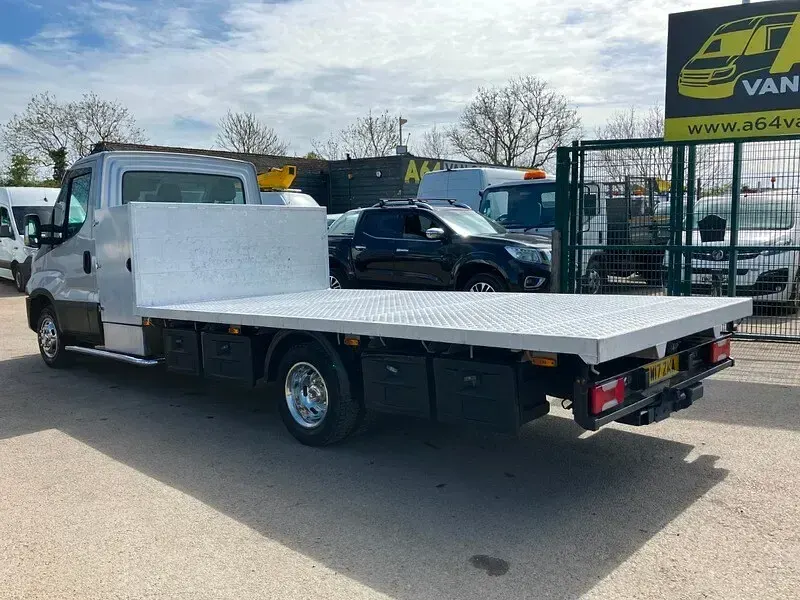 Used Iveco Daily 210 HP (154 kW) 2017 White