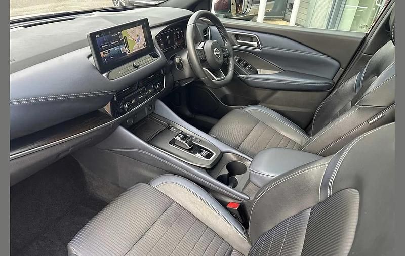 Used Nissan Qashqai Tekna 190 HP (139 kW) 2023 Red SUV