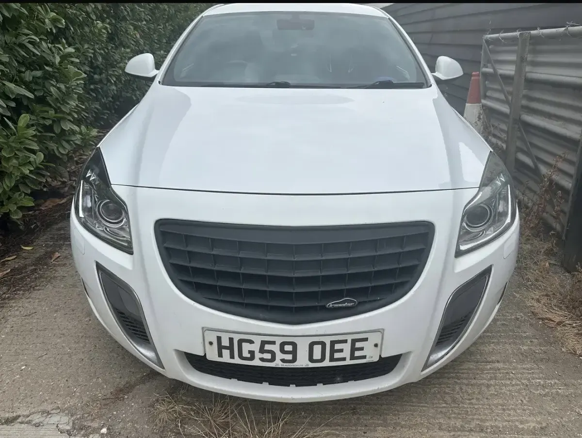 Used Vauxhall Insignia 2009 White Sedan