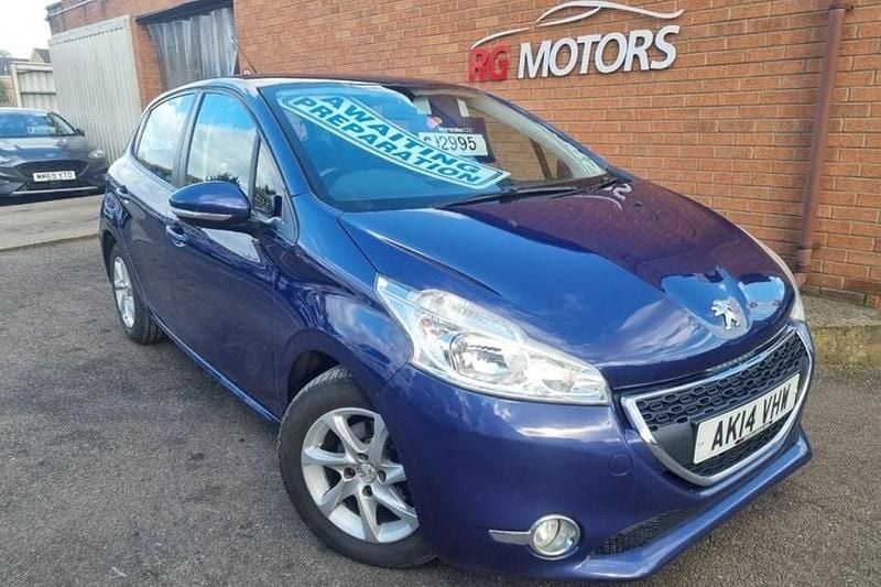 Used Peugeot 208 Active 80 HP (58 kW) 2014 Blue Hatchback