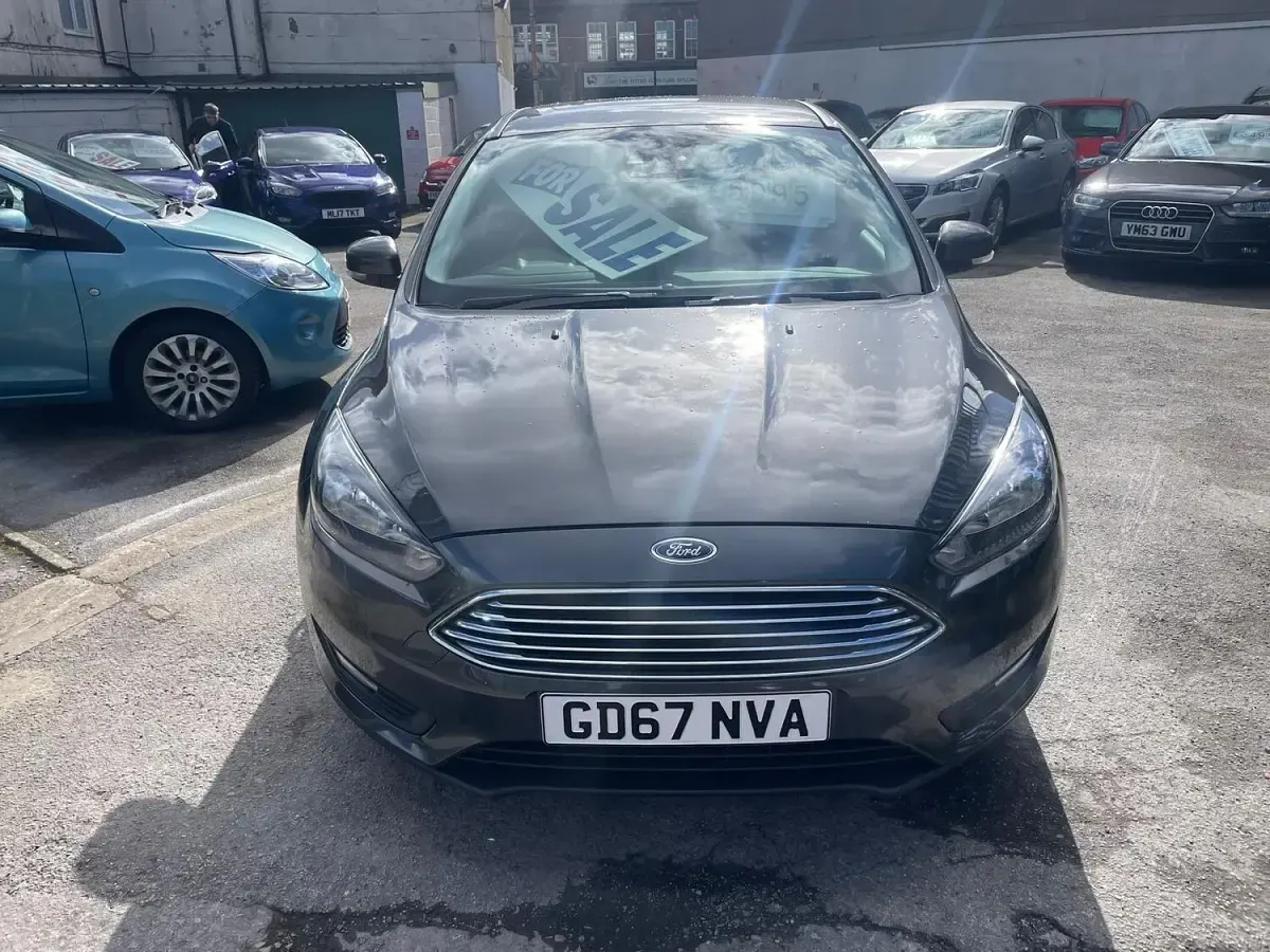 Used Ford Focus Zetec 100 HP (73 kW) 2018 Grey Hatchback