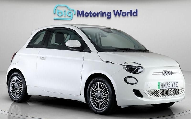White Used 2024 Fiat 500e Hatchback | £13,000 (Super price) - Image 1/4