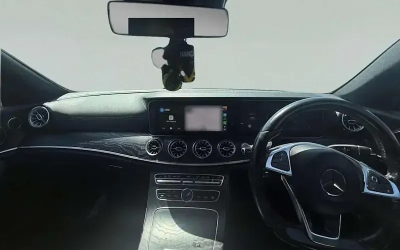 Begagnad Mercedes E220 AMG Line Premium 194 HK (142 kW) 2020 Sportkupé