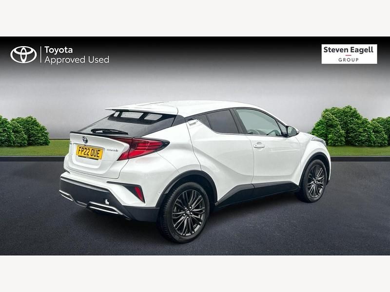 Used Toyota C-HR 184 HP (135 kW) 2022 White SUV