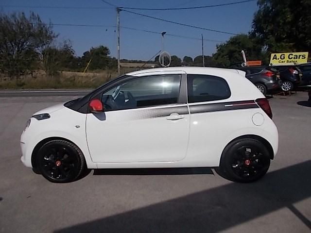 Used Citroën C1 Furio 82 HP (60 kW) 2017 White Hatchback