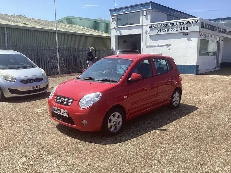 Used Kia Picanto 64 HP (47 kW) 2009 Red Hatchback